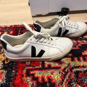 Veja Esplar White and Black Sneakers